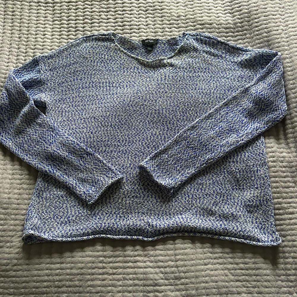 Lord & Taylor lightweight Knit sweater